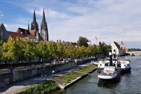 Private Transfer from Regensburg to Prague