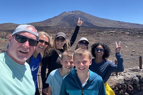 Escursione vulcanica e grotta di lava nel Parco Nazionale del Teide. Free Pickup.
