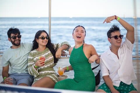 Sunset Adventure com bar aberto no Cabo Party Cruise