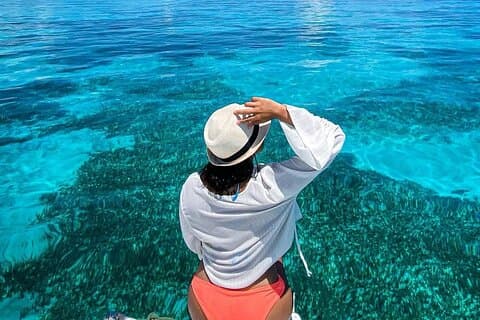 Isla Mujeres Catamaran Tour with Snorkeling, Open Bar and Buffet