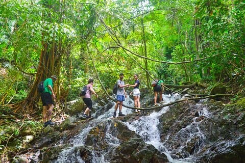 Hotell nära Phuket Khao Phra Taew National Park