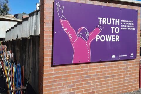 Descubrimiento de medio día del Museo de Soweto y Apartheid con almuerzo