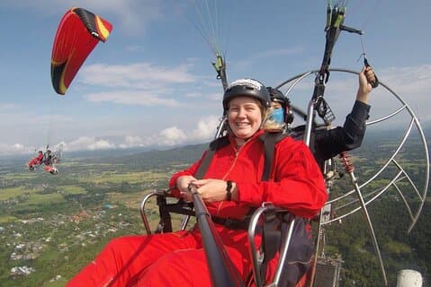 Aventura en el cielo de Chiang Mai con experiencia de vuelo en paramotor