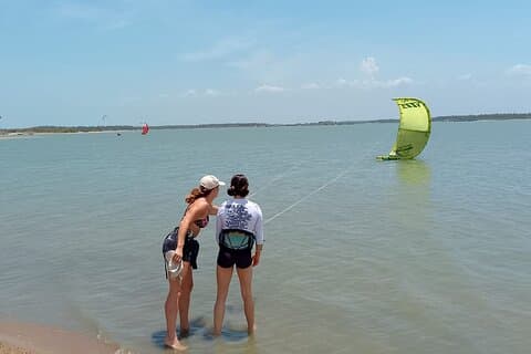 Kitesurfingkurs och Wilpattu Safari med privat transport