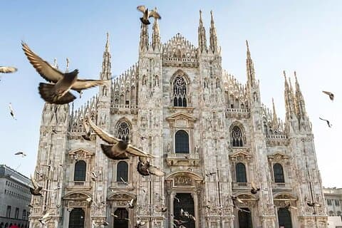 ファッション首都イタリアのミラノ・イン・スタイルゴルフカートツアー