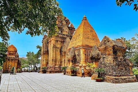 Nha Trang Private City Tour with Mud Bath & English/Korean Guide