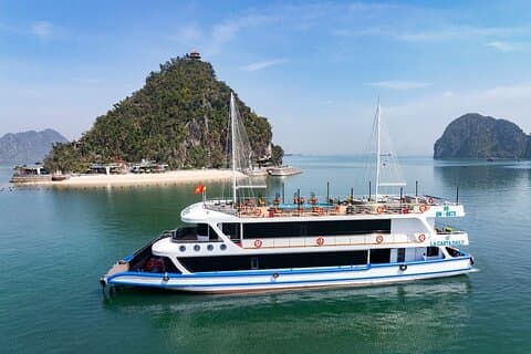 La Casta Daily Cruise, Explore Halong Bay 07 hours from Harbor