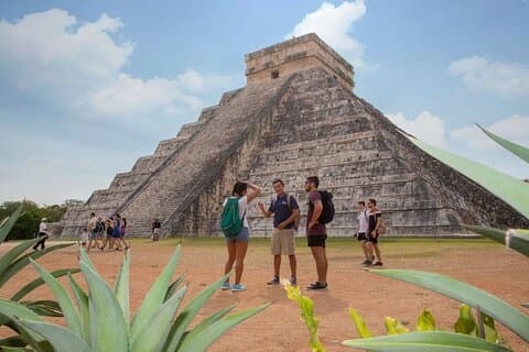 Chichén Itzá Mayan Ruins & Cenote Chichikan Day Trip from Tulum