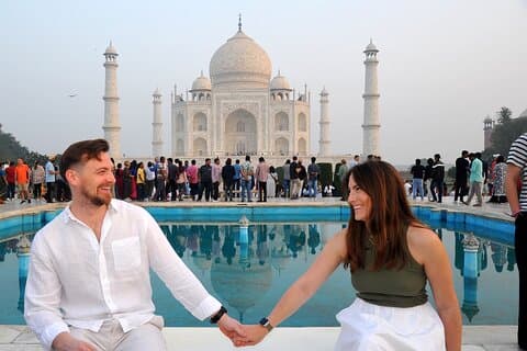Agra: Skip the Line Taj Mahal and Agra Fort Private Day Tour