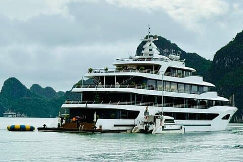 Scarlet Pearl Cruise 5-sterren jacht in Lan Ha Bay 2 dagen / 1 nacht