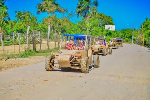 Buggies with Tour in Caves and Beaches
