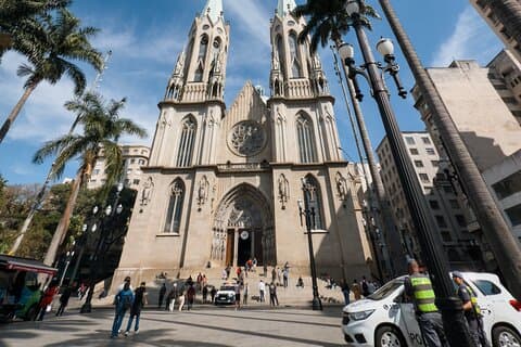 サンパウロEバイクツアーのランドマークとダウンタウンの秘密