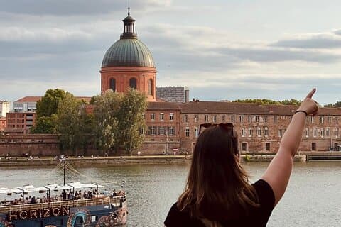 Caça ao tesouro cultural no centro histórico de Toulouse