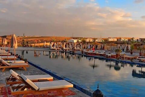 Marrakech: Jantar em Agfay com Sunset Camel Ride & Fire Show