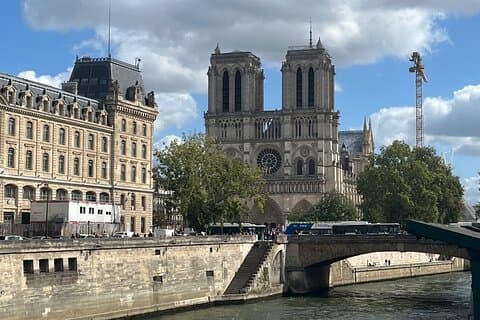 Historie Walking Tour i hjertet av Paris, langs Seine