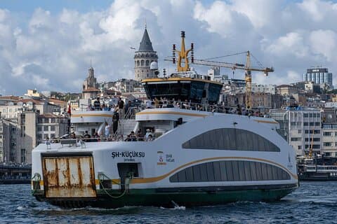 Luksus Istanbul Bosphorus Dinner Cruise med Live Show & Dans