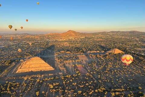 Luchtballon vanuit Mexico-Stad en restaurant La Gruta (ORIGINEEL)