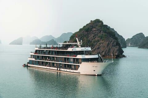 Rosy Luxury 5-Star Cruise 2D1N in Ha Long Bay & Lan Ha Bay