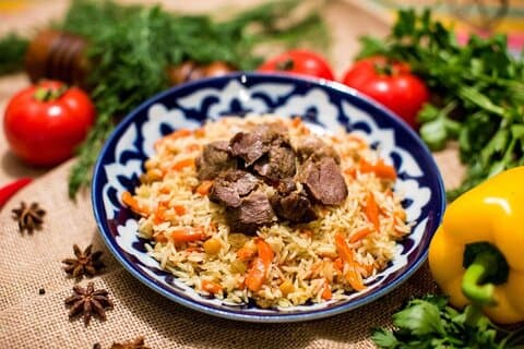 Autentiska Uzbekiska Plov matlagning erfarenhet