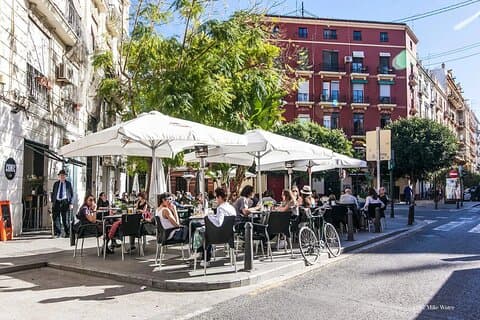 Ruzafa Kväll Mat och vin Tour Tapas Drycker och lokala hemligheter