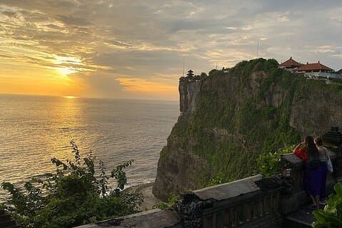 Excursão privada: Tanah Lot Canggu Melasti Beach e Templo de Uluwatu