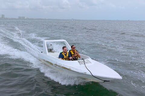 Jungle Tour Express Kapten din egen båt i Cancun