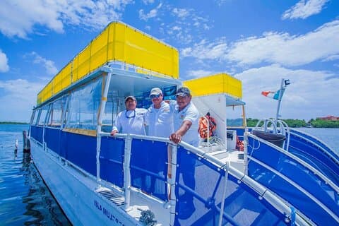 Isla Mujeres privat katamaran tur med transport
