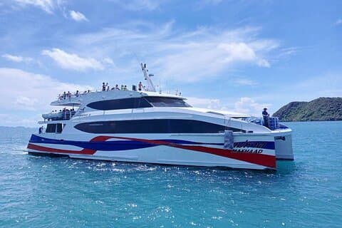Bequemer Katamaran- und Bustransfer von Koh Tao nach Krabi