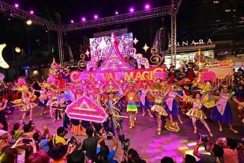 Entradas mágicas de carnaval de Phuket con cena buffet opcional