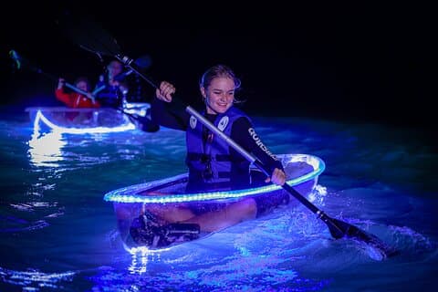 Tour notturno in kayak di Naru Beach