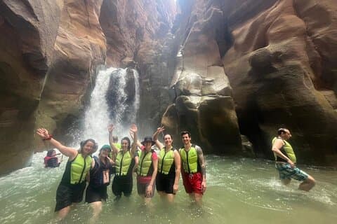 Ruta Wadi Mujib Siq Senderismo Aventura y excursión de un día al Mar Muerto
