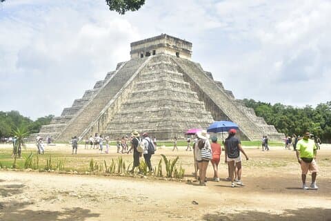 Full Day Tour to Chichén Itzá 2 Cenotes Valladolid from Tulum