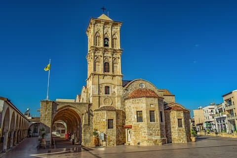 Tour privato a piedi di Larnaca con una Guida locale