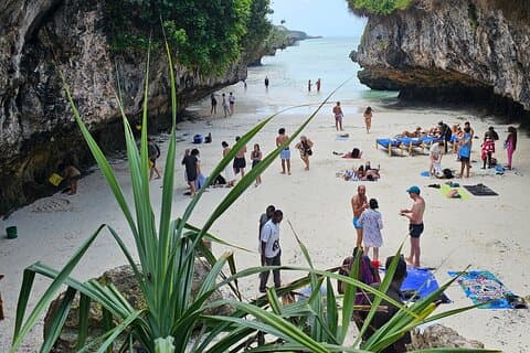 Ganztägige Salaam-Höhle, Mtende-Strand, Paje-Strand + Felsenrestaurant