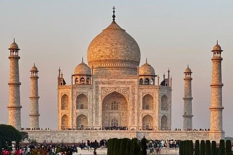 All Inclusive - Taj Mahal Tour from Mumbai with Flights & Hotel