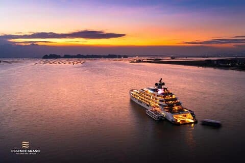 Essence Grand 6 - Star Experience : 2 Giorni 1 Notte nella Baia di Halong