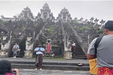 Lempuyang Heaven Gate Tirta Gangga and Rice Teracce