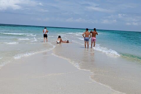 Privédag aan het strand van Nakupenda met vislunch en transfers