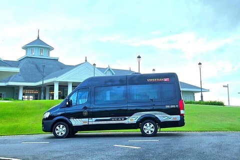 Transferts en Limousine Da Nang Luxury Dcar et Voyage VIP privé