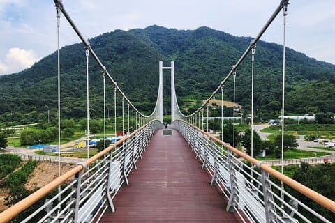 DMZ 2nd Tunnel, Pocheon Sky Bridge & Waterfall Tour from Seoul