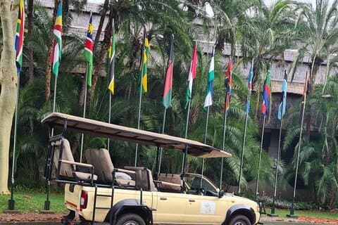 Herrliche Sambesi Safari Game Drive und Victoria Falls Tour