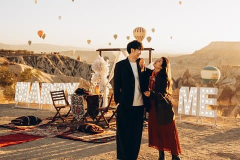 Propuesta de matrimonio y sesión de fotos en Capadocia con vista en globo