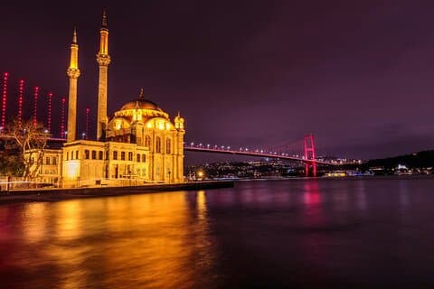 Tour nocturno a Estambul con vehículo y guía local