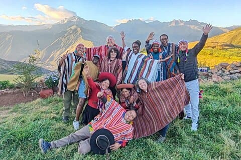 Machu Picchu Übernachtungstour mit Andenweben