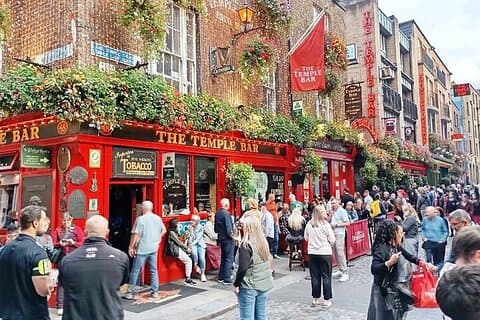 Dublin Group Walking Tour | Best Highlights & Hidden Gems
