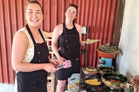 Cocina 2 Moles Oaxaqueños con una Cocinera Tradicional