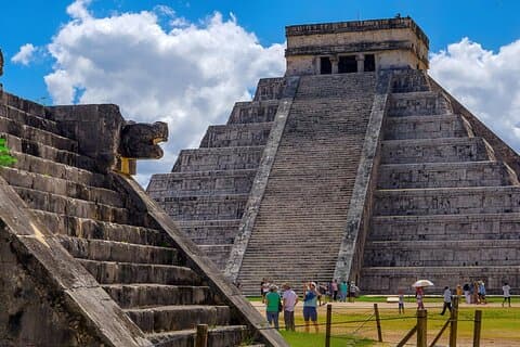 Udforsk Chichen Itza med Cenote Ikkil og Suytun med buffet