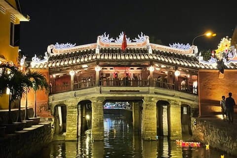 Højdepunkter i Hoi An: Kokosbåd, Lokal specialitet, Lanternbåd
