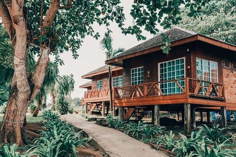 Semporna: 4D3N Island Hopping, Resort Stay, Airport Service, Meal