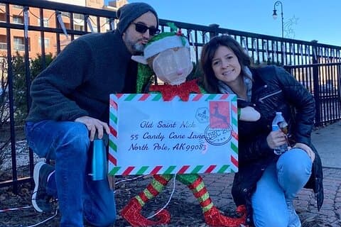 Celebre a temporada com uma caça de escavadeiros de férias em Tucson